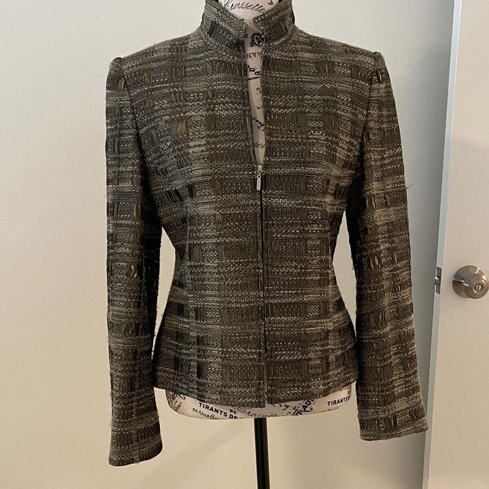Anne Klein Taupe olive Plaid zip front Blazer. Like new.